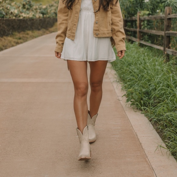 Lucchese ‘April’ Cowgirl Booties - Picture 11 of 11